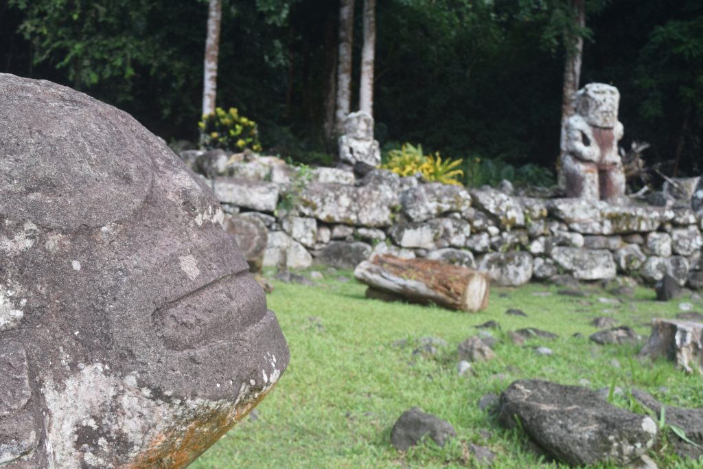 Tikis in Lipona - Hiva Oa